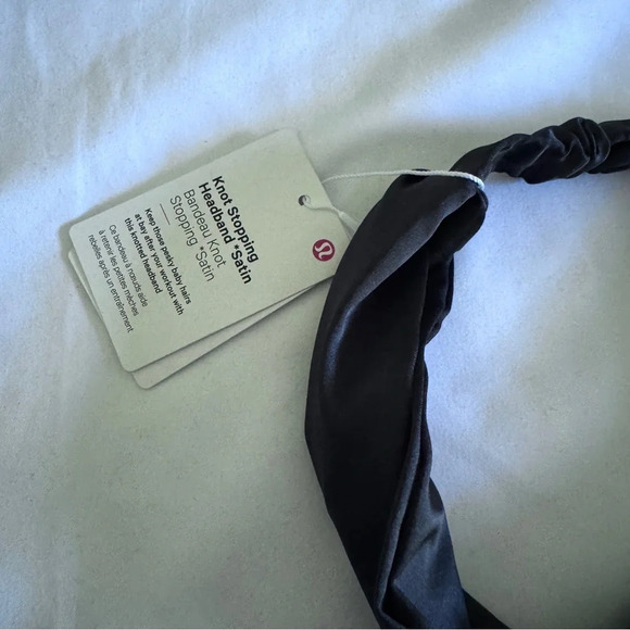 🆕🖤 Lululemon Knot Stopping Headband Satin - Black - Picture 2 of 8